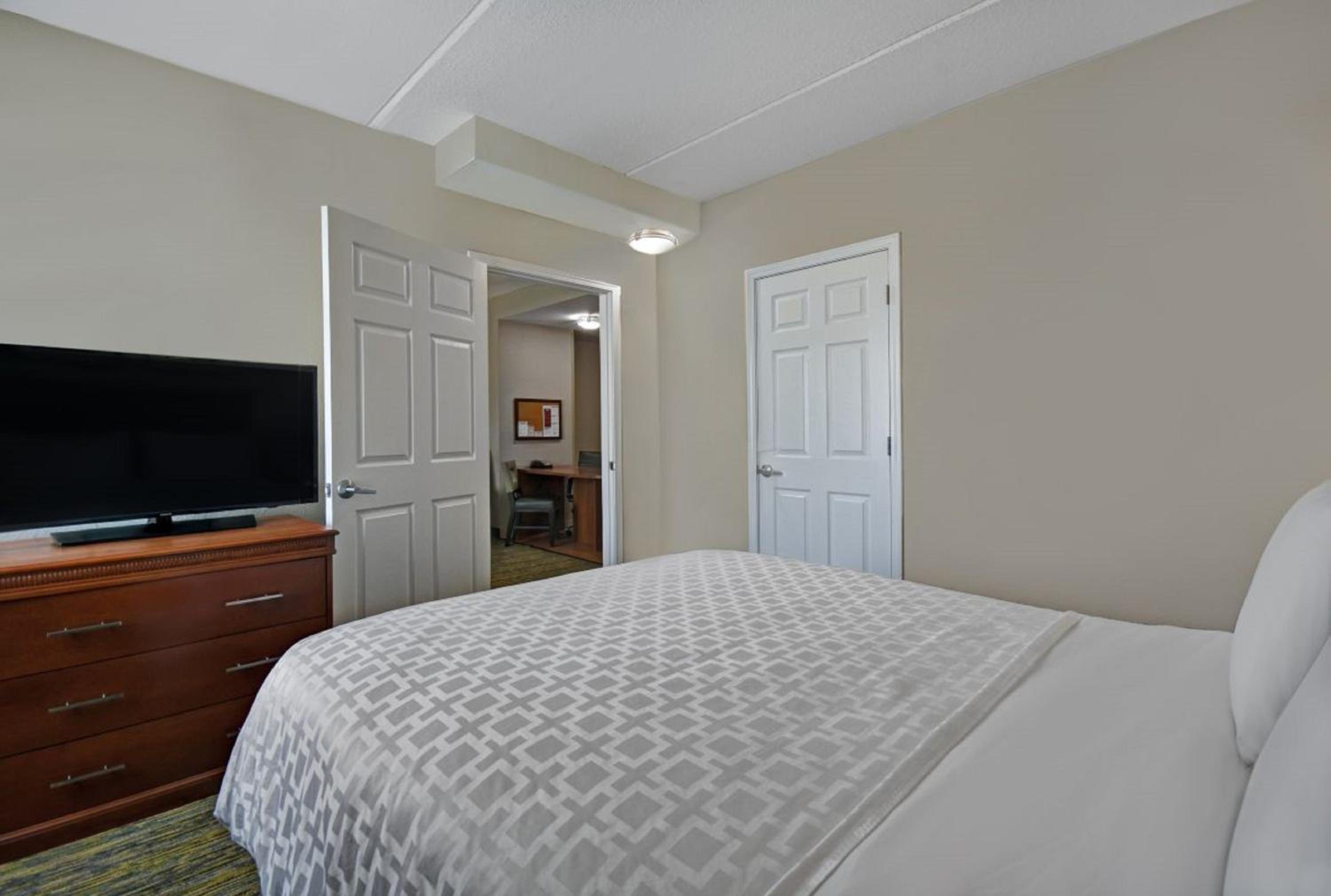 Room, Queen Bed, Accessible