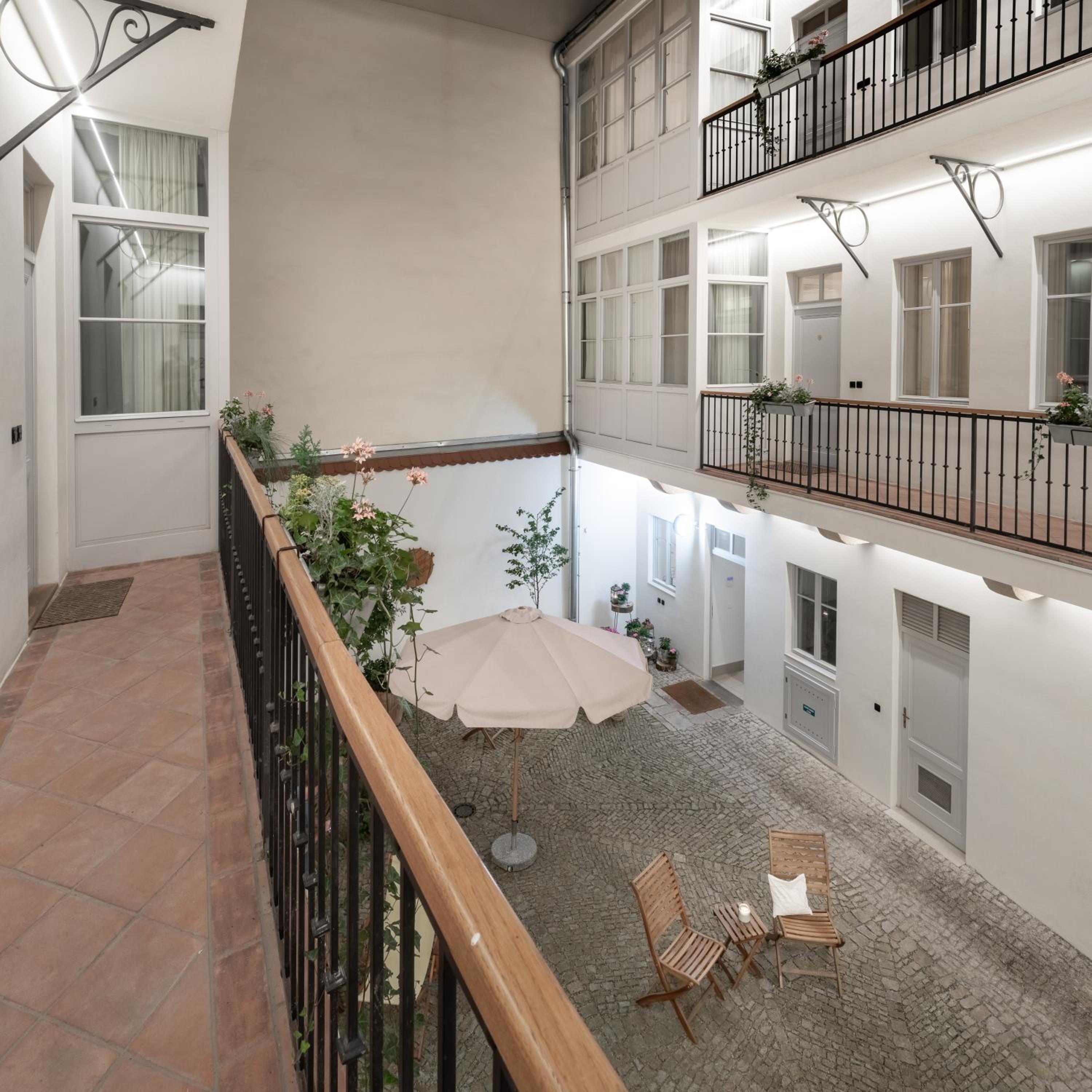 4 Trees Apartments by Adrez Living 24/24