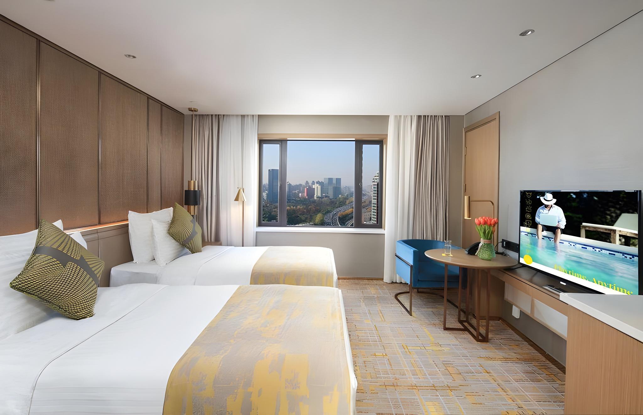 Elite, Yaqu, Twin Beds