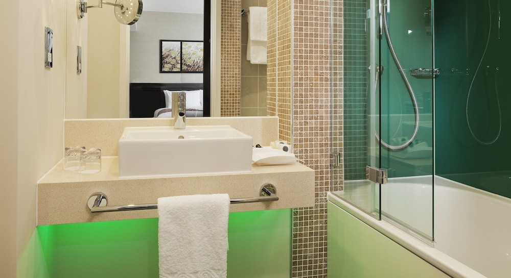 Holiday Inn London - Whitechapel by IHG 25/82