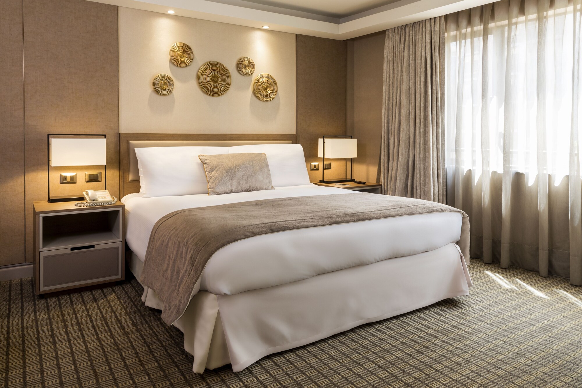 CLASSIC, KING BED