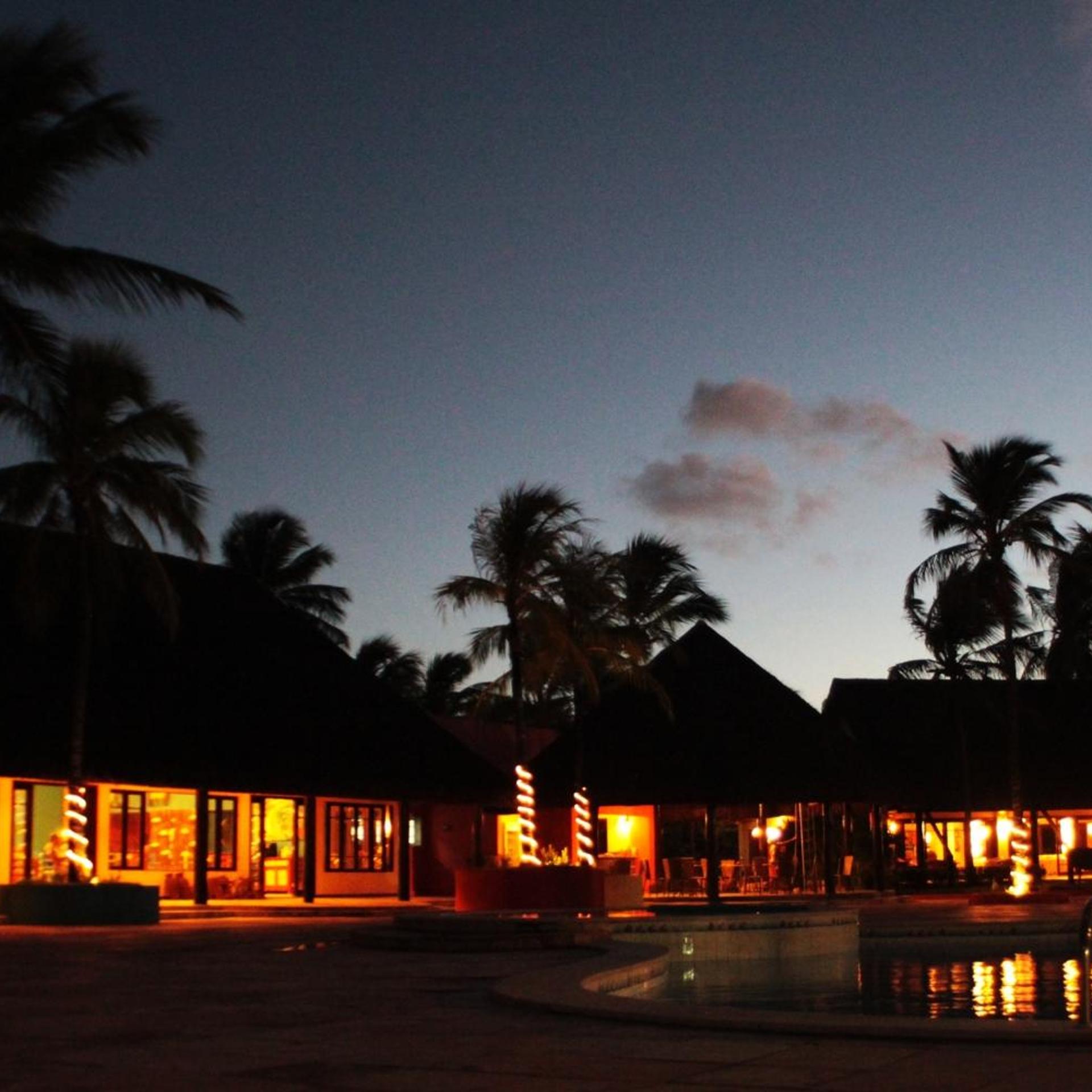 SIRI PARAISO HOTEL 41/44