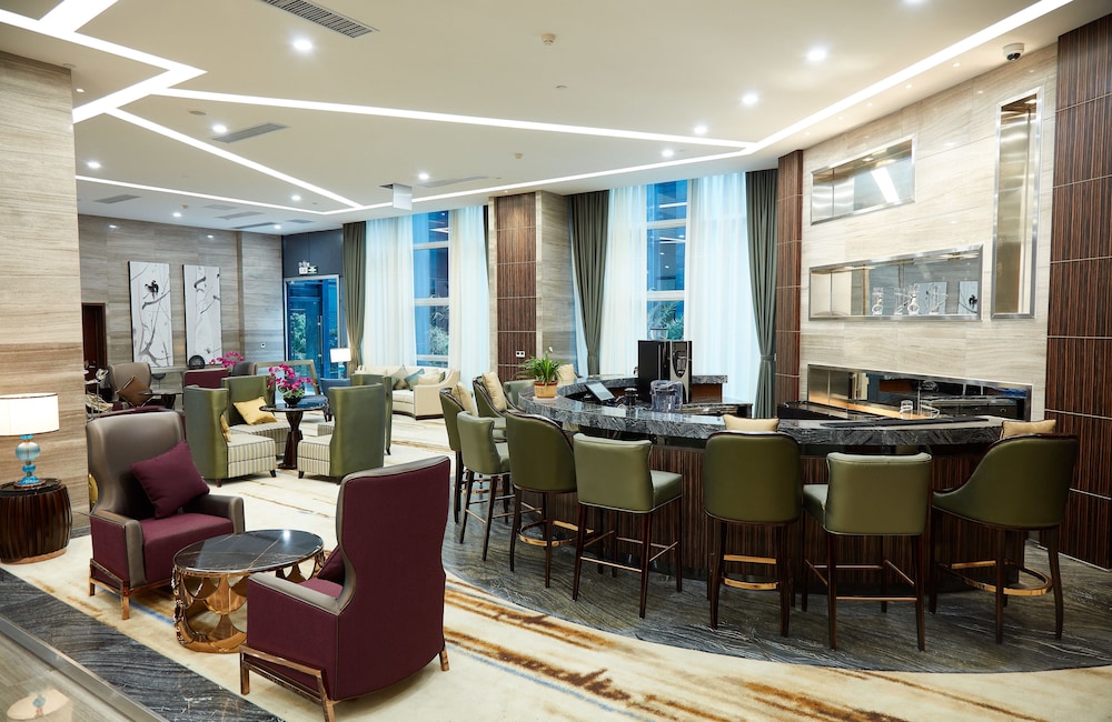 The Thousand Lantern Lake Hotel 55/63