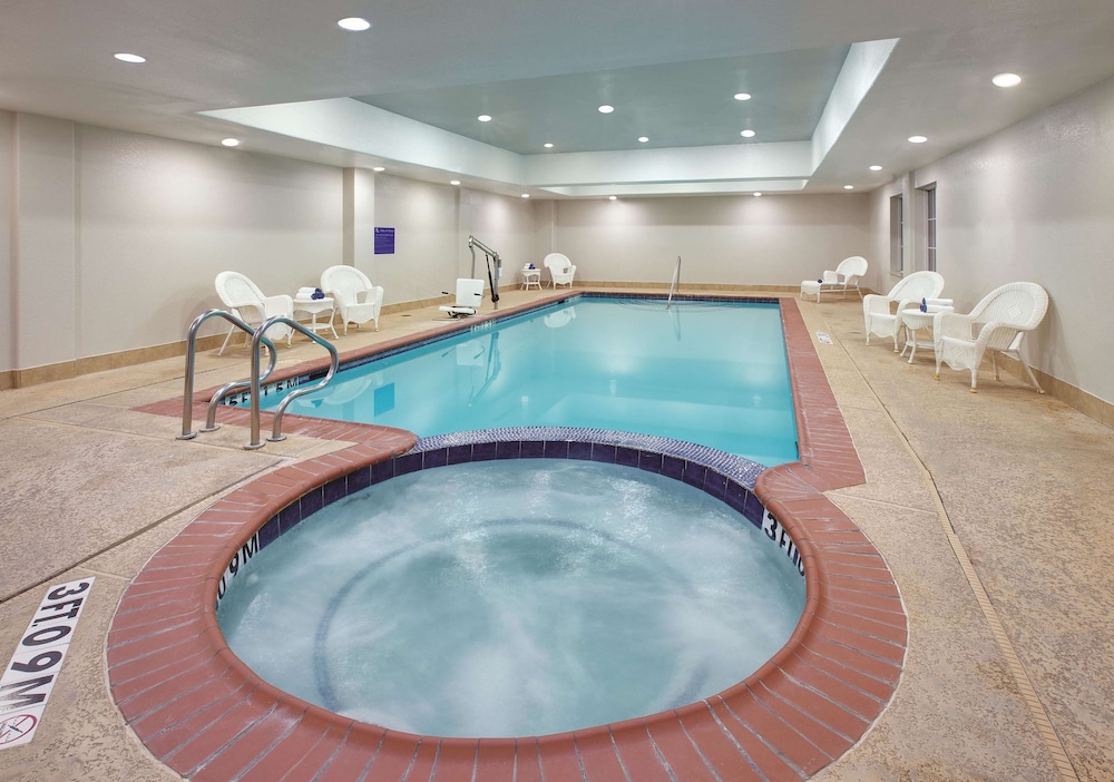 swimming pool spa