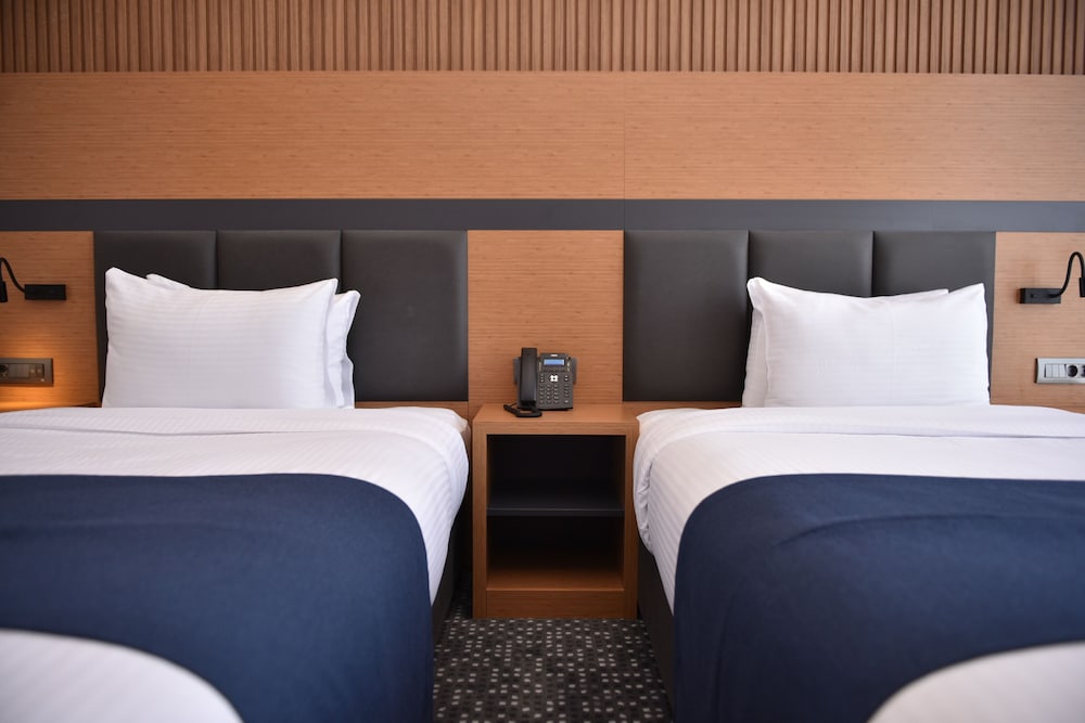 Hotel Monarch 25/65