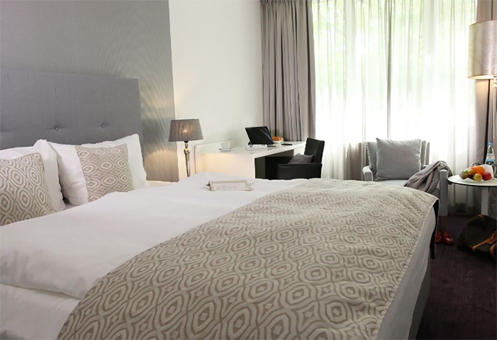 Superior, Single, King Bed