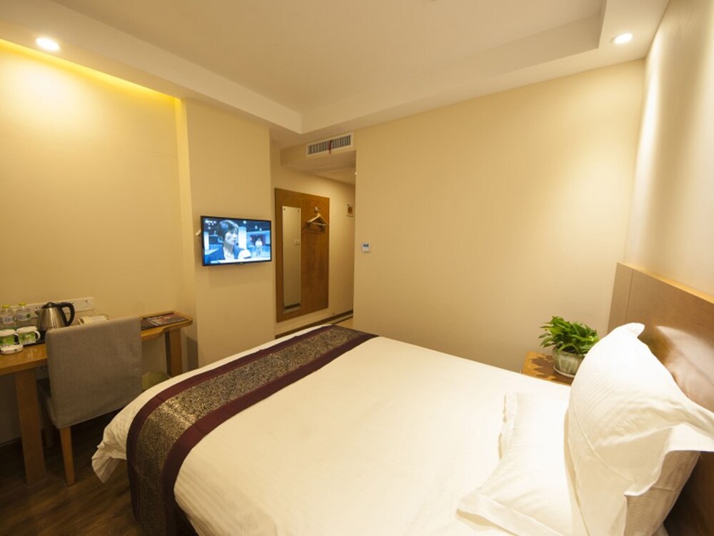 Greentree Inn Taizhou Jingjiang Zhongzhou Road Sunshine International Business Hotel 24/62