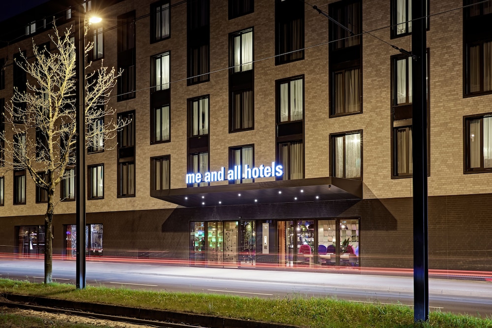Me and All Hotel Dusseldorf Oberkassel, by Hyatt 4/56