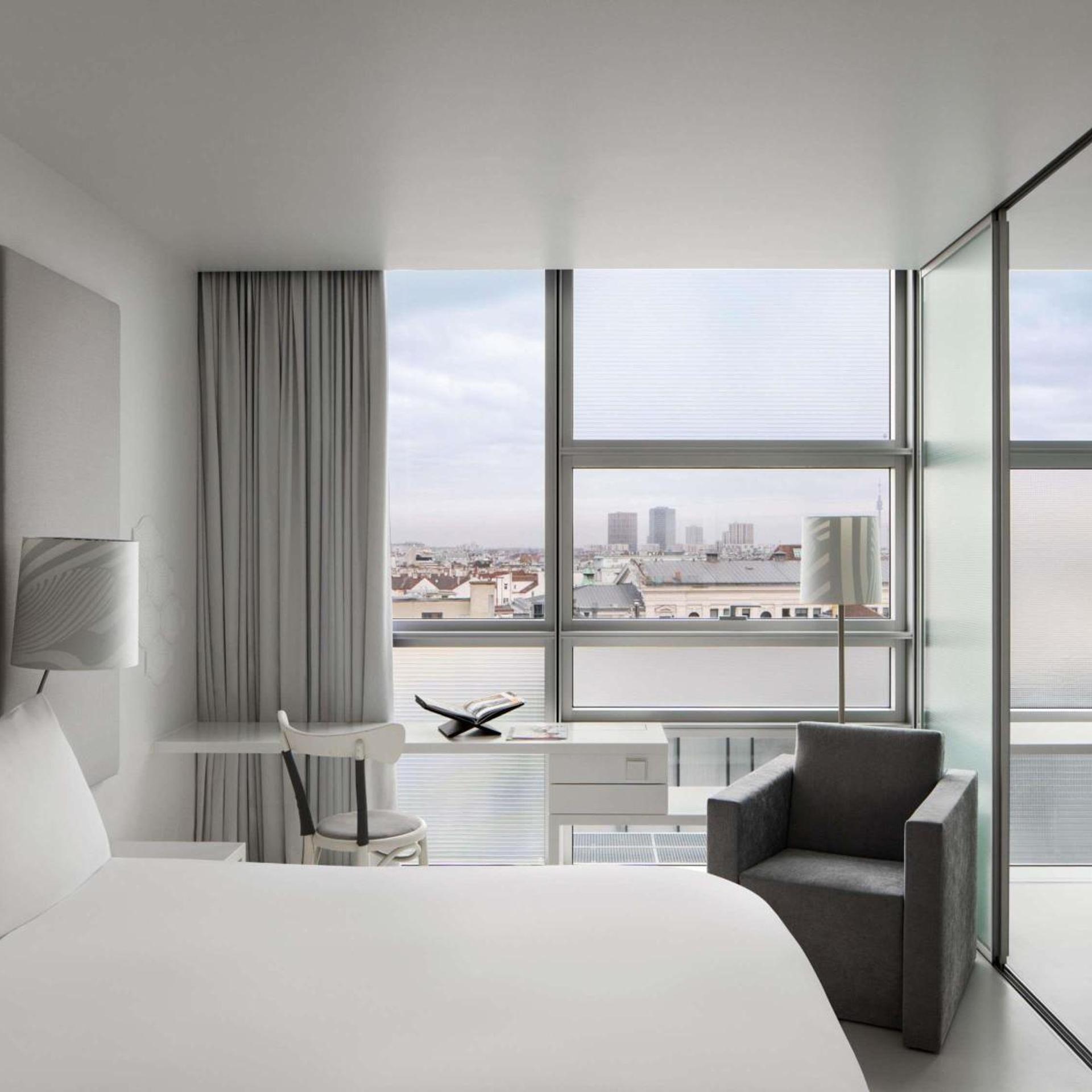 Classic, King Bed, Queen Bed, Ferris Wheel View