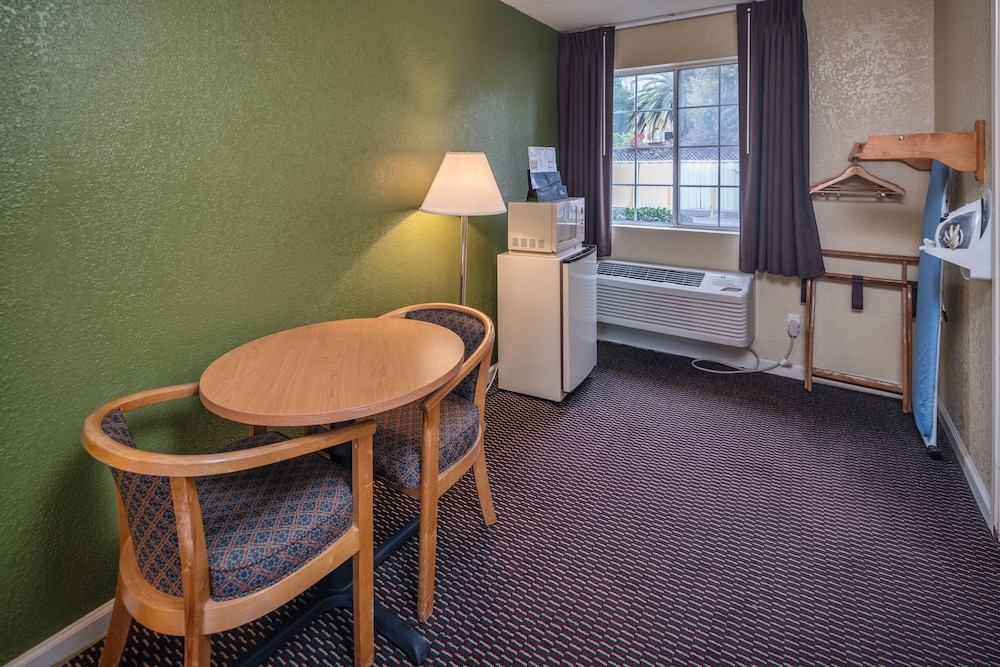 Rose Garden Inn - San Jose Airport 33/51