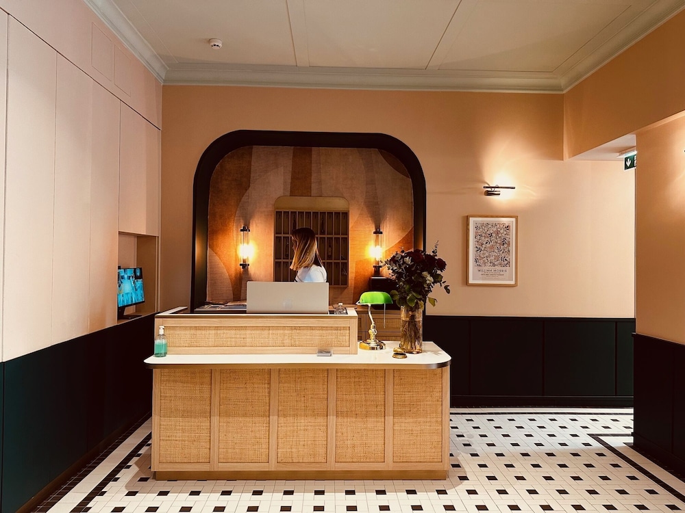 Hotel de Londres 6/50
