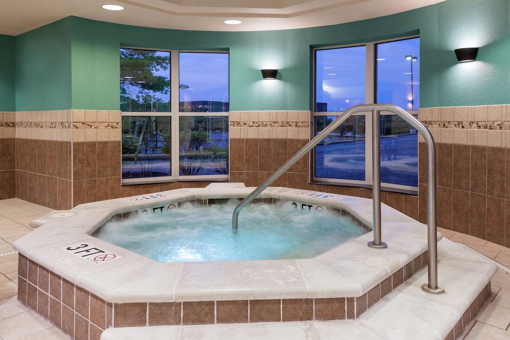 Homewood Suites by Hilton Cleveland-Beachwood 21/49