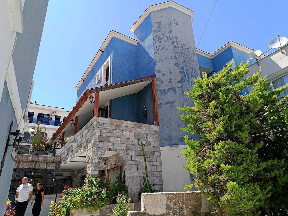Mai Hotel 2/50