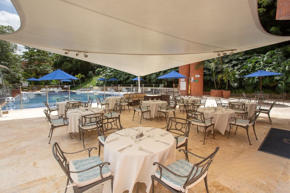 Dann Carlton Belfort Medellin 40/56