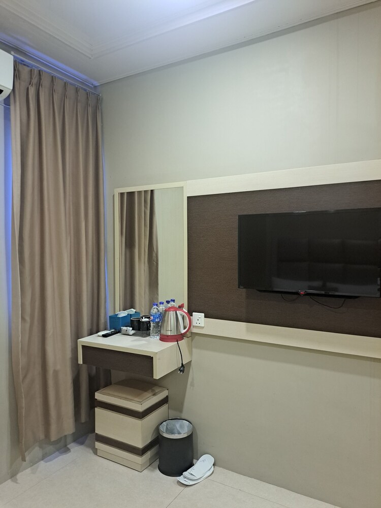 OYO 676 Nasa Hotel 25/33