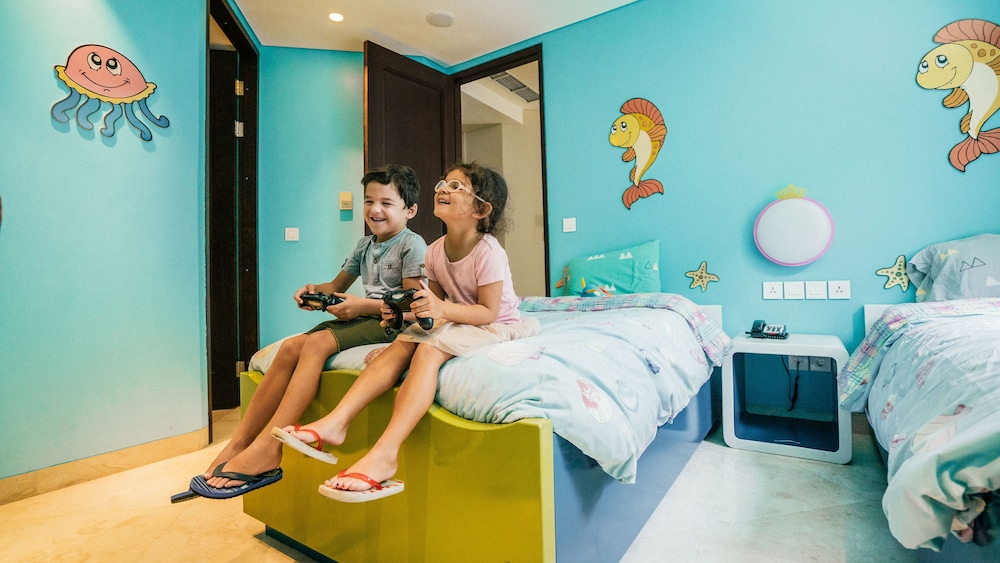 HOLIDAY INN RESORT BALI BENOA 35/79