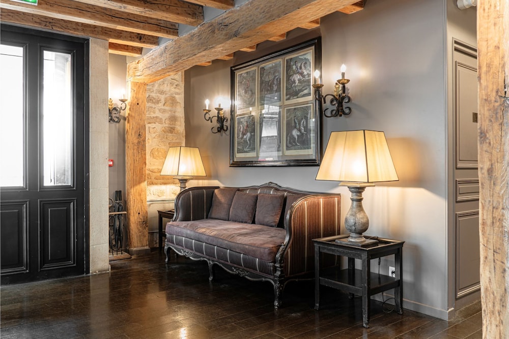 HOTEL SAINT-LOUIS MARAIS 48/68