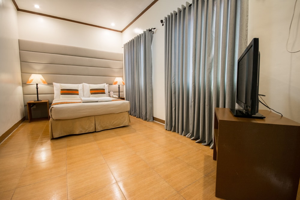 Sur Beach Resort Boracay 35/70
