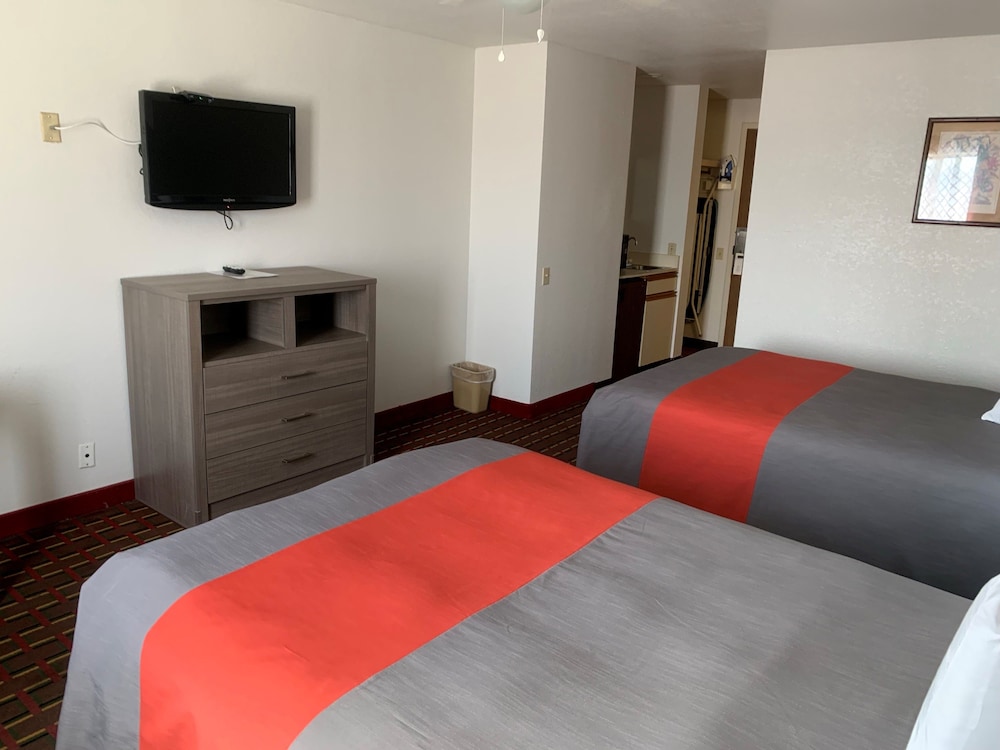 Guest House Inn Medical District near Texas Tech Univ 18/44