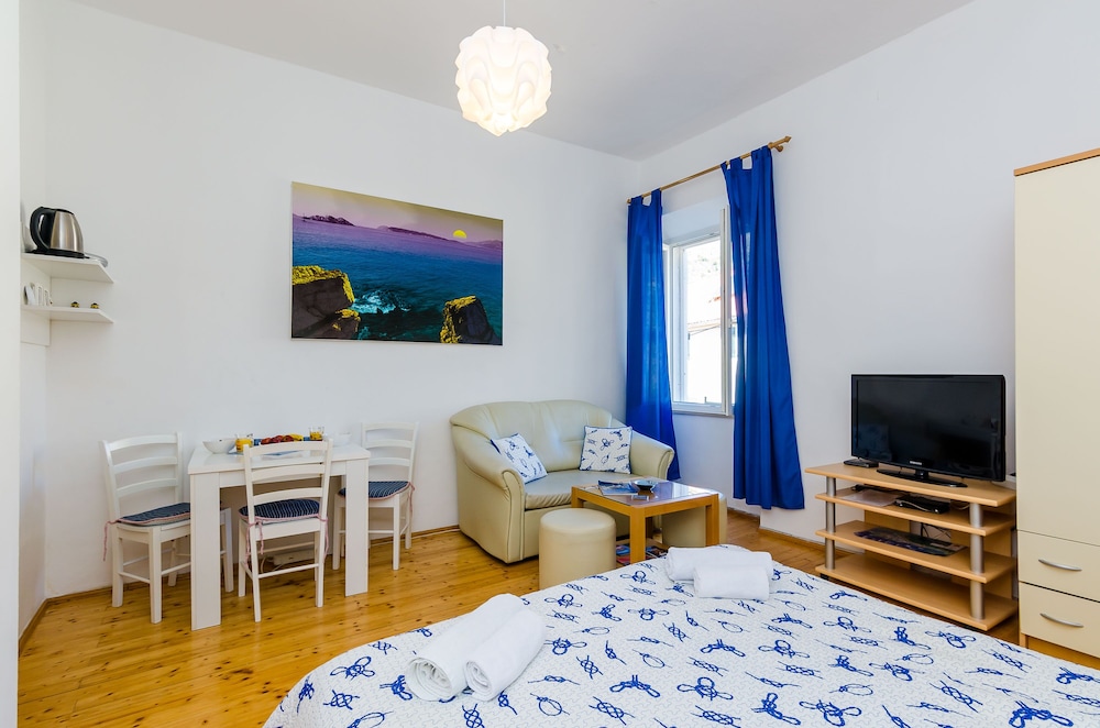 ORKA APARTMENTS 24/75