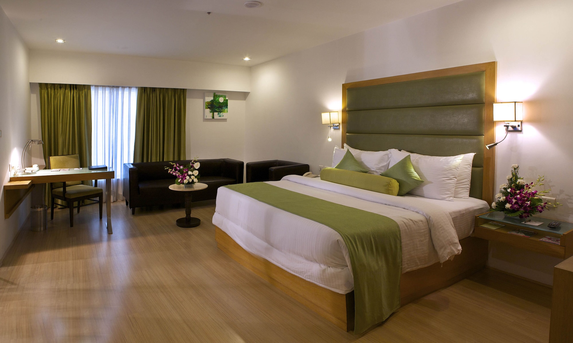 1 BEDROOM, DELUXE, DOUBLE OR TWIN BED, CITY VIEW