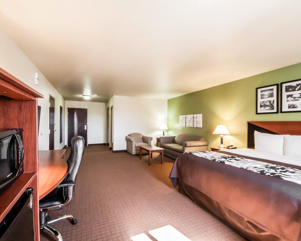 Sleep Inn And Suites Shamrock 19/39