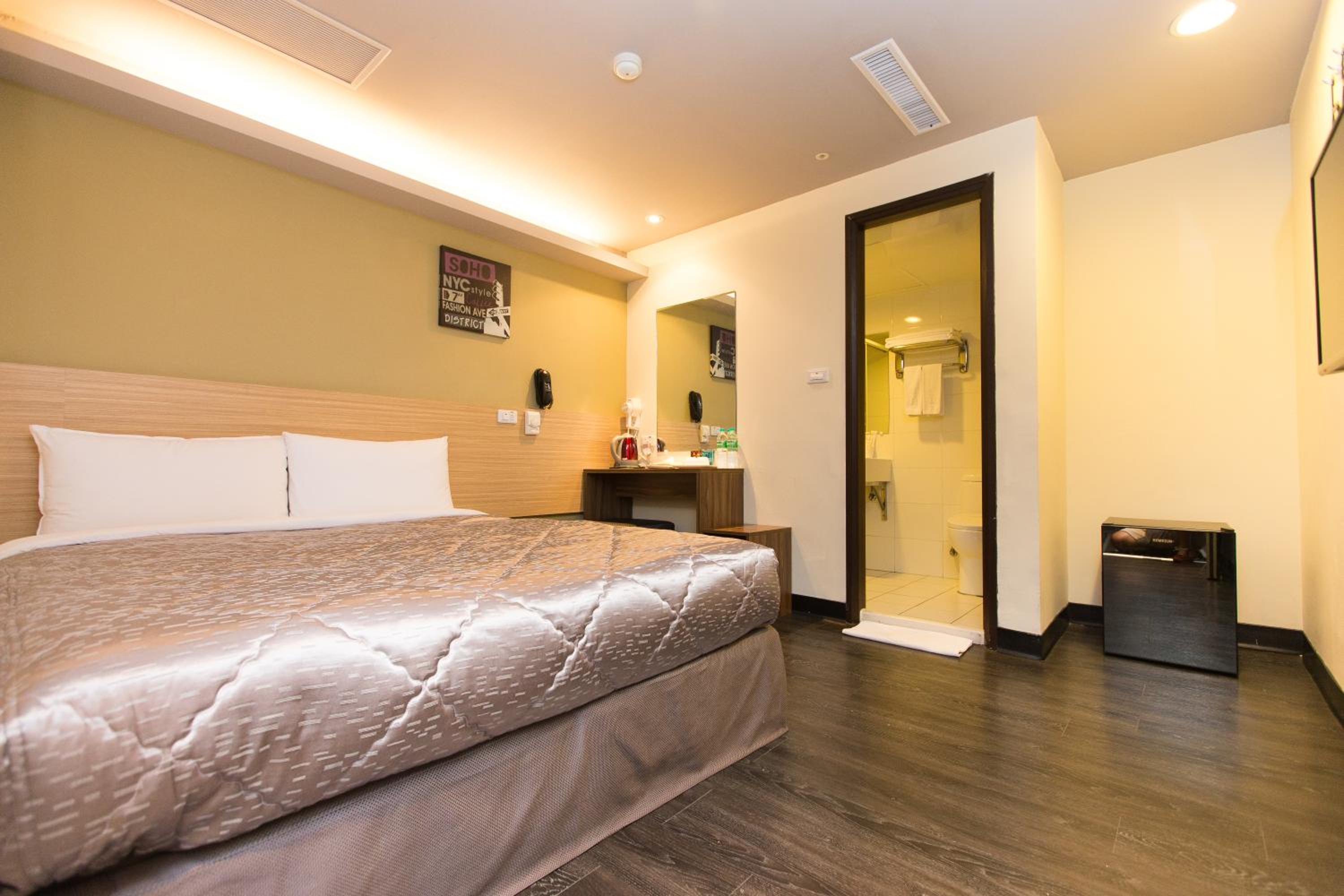 Budget, Double Bed, No Window