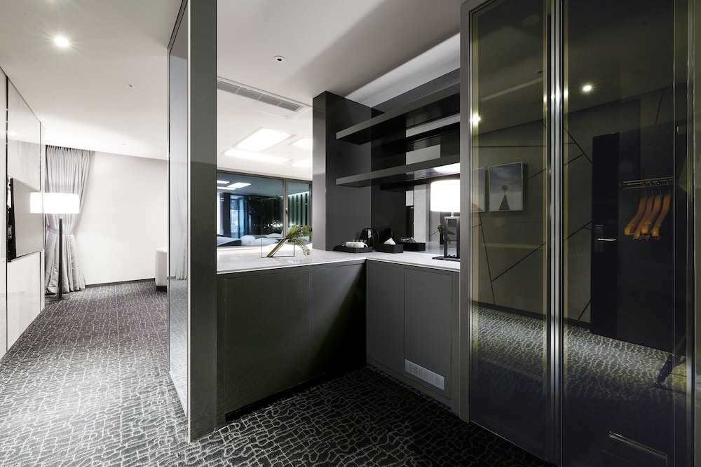 Traum Valley Hotel (ex. Jeongseon Grand Intoraon Hotel) 61/64