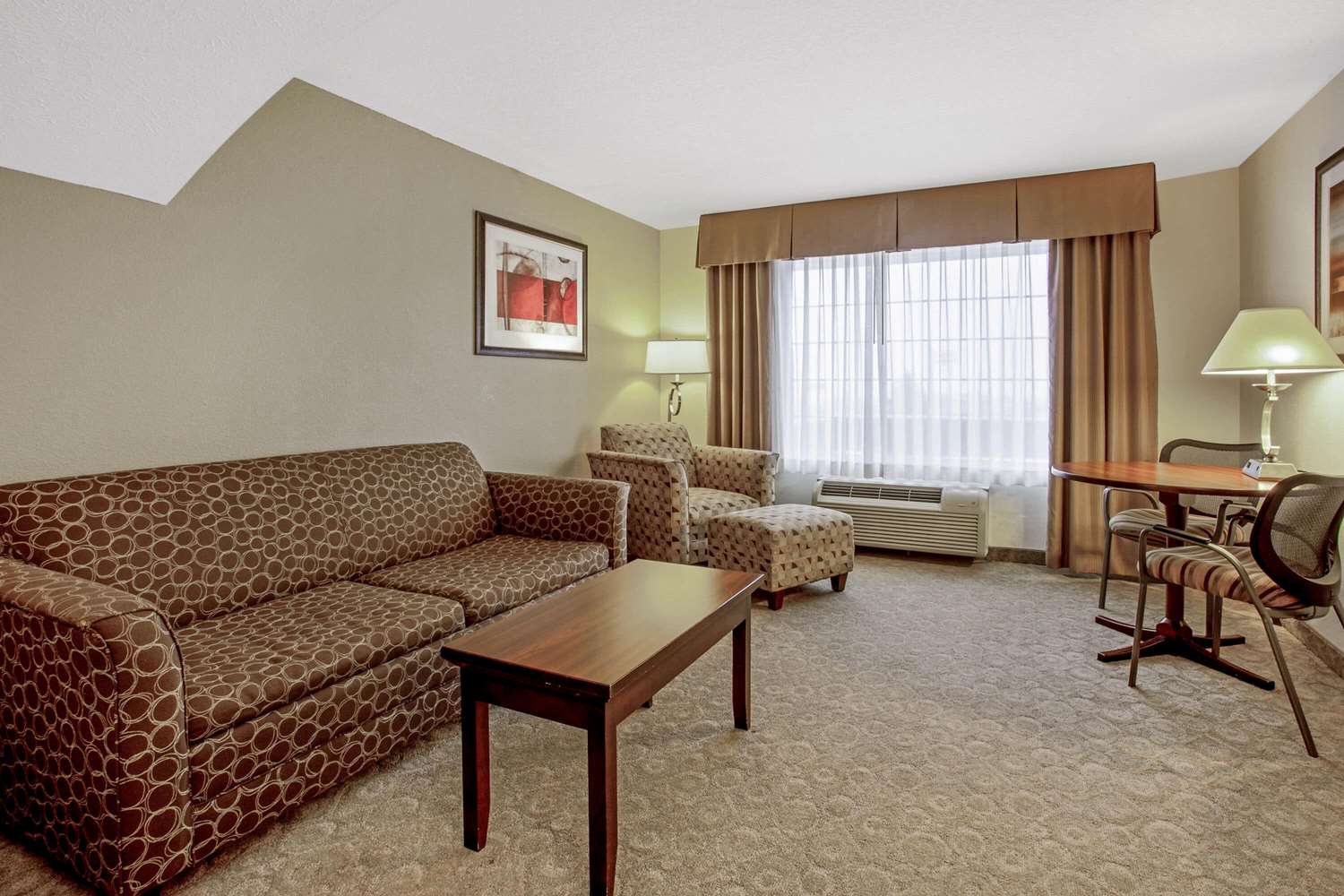 La Quinta Inn & Suites by Wyndham Bismarck 40/62