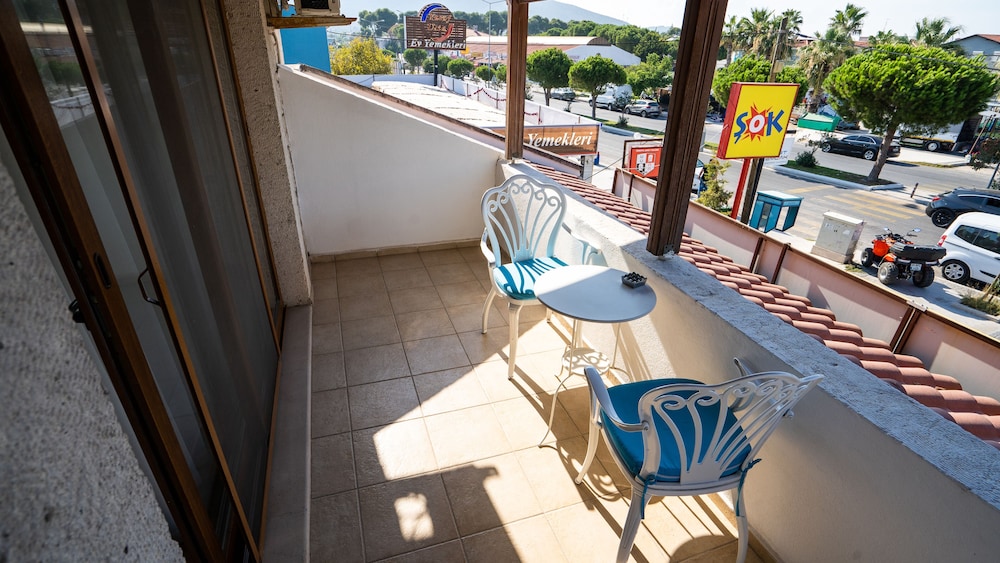 Alacati Private Hotel - Adults Only 14/17