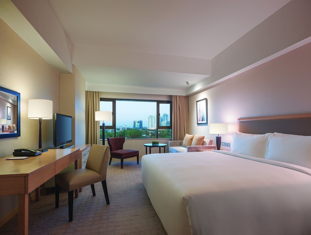 New World Makati Hotel 10/47