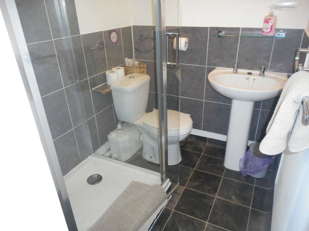 George Hotel B B 44/46