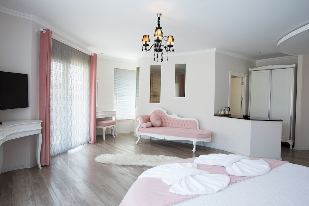 Gocek Naz Hotel 50/68