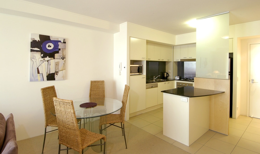 Mantra Broadbeach on the Park 51/70