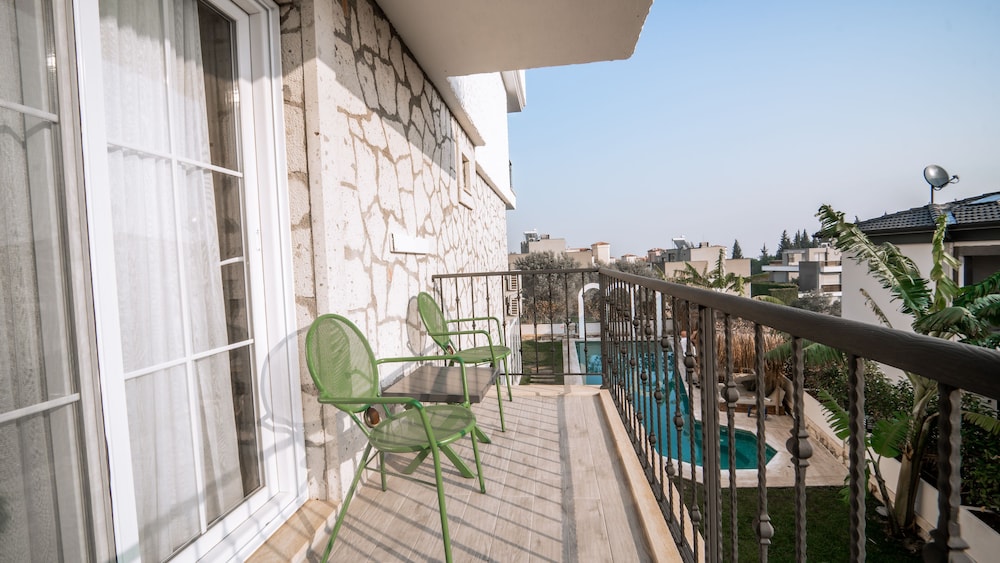 Urla 1867 Hotel 3/50