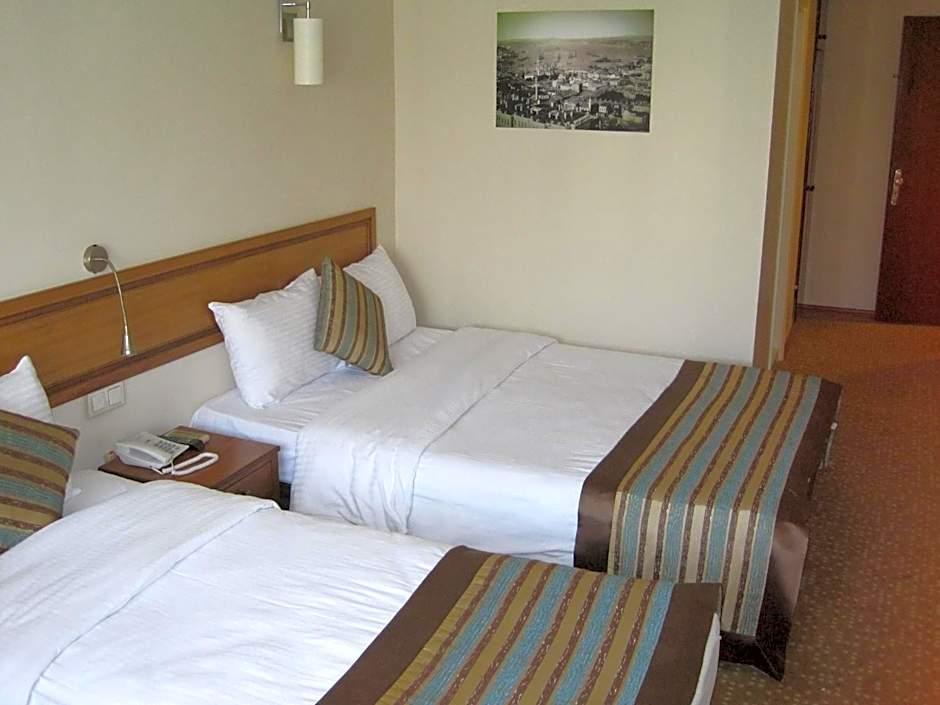 Avlonya Hotel 6/32