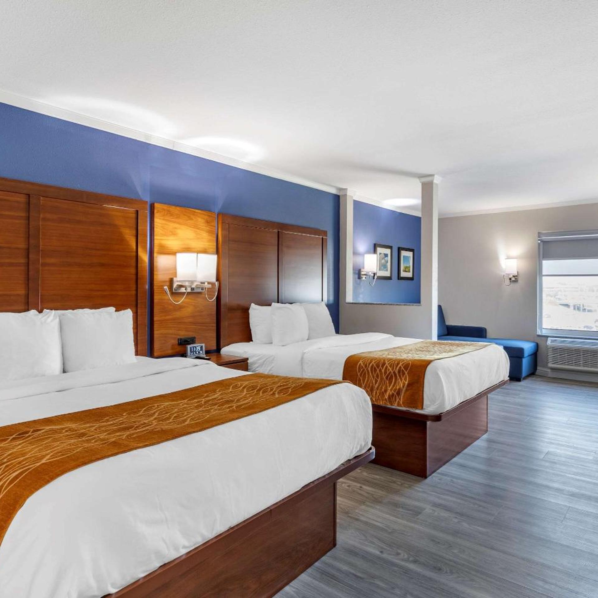 SUITE, 2 QUEEN BEDS