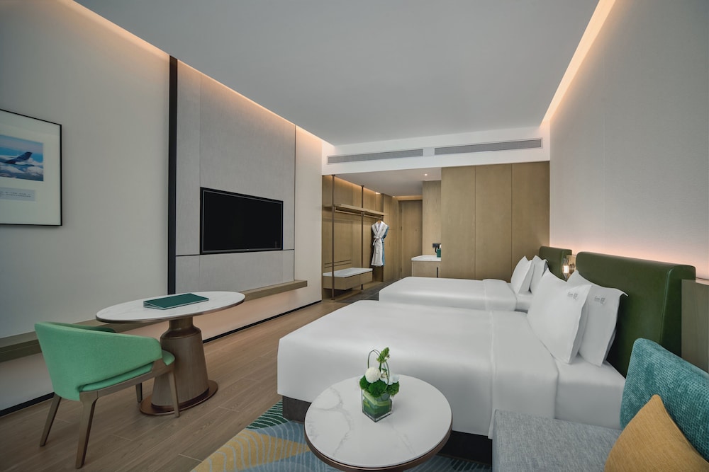 غرفة بريميوم بسريرين مزدوجين، Holiday Inn Wuhan Tianhe Airport by IHG 2/3