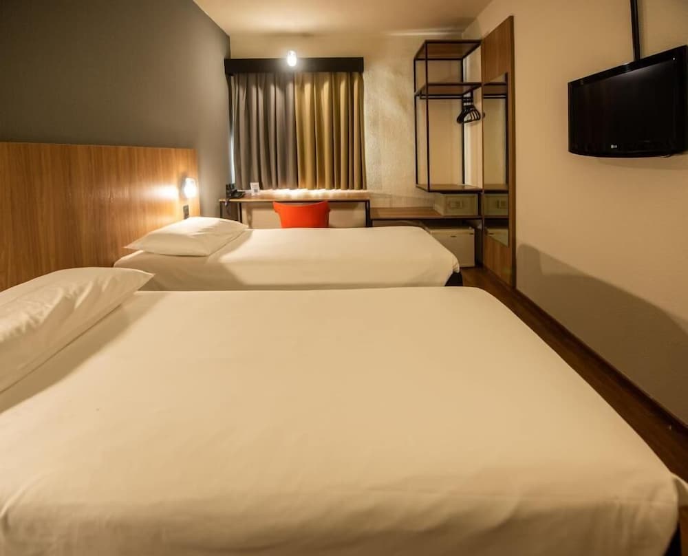 Ibis Betim 17/50