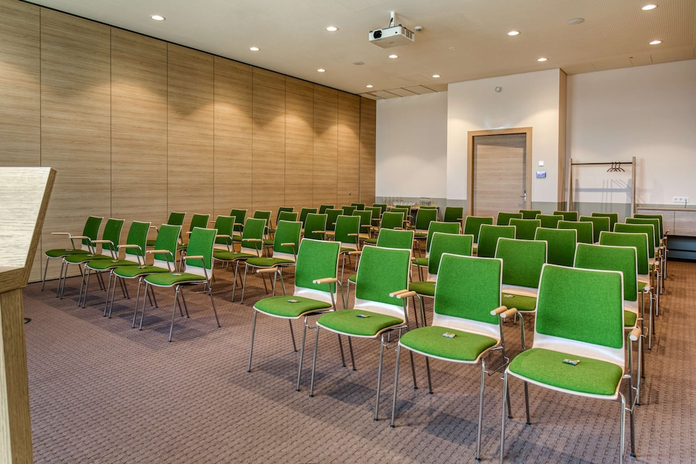 IntercityHotel Berlin Airport BER Terminal 1+2 39/50