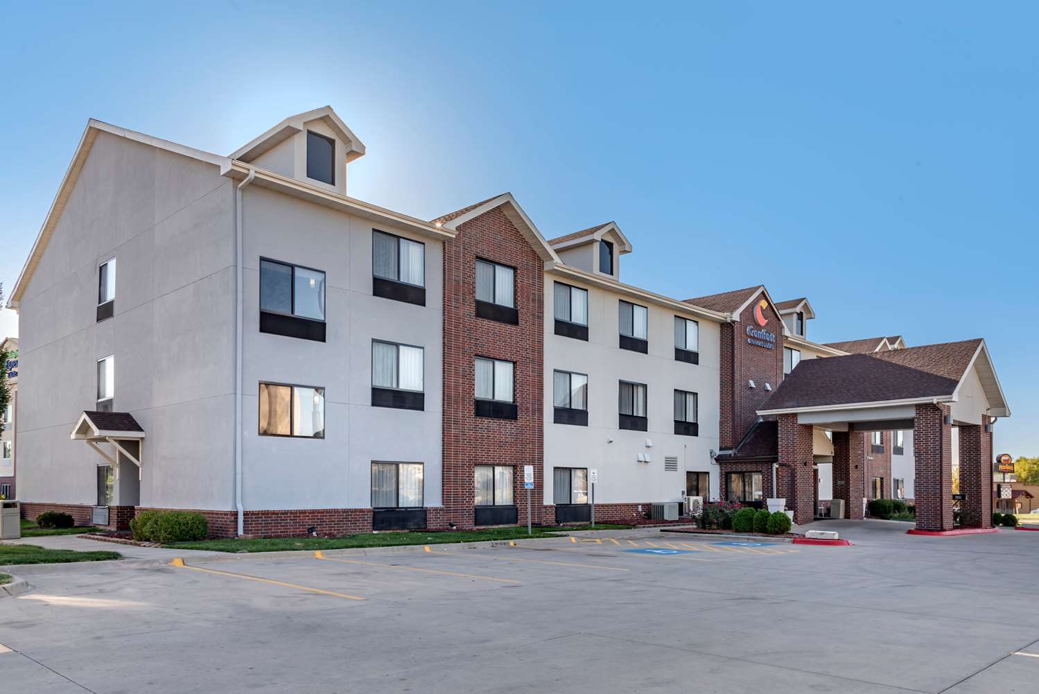 Comfort Inn & Suites Emporia 9/9
