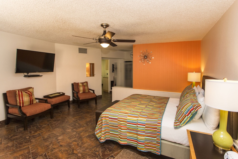 Desert Riviera Hotel 24/70