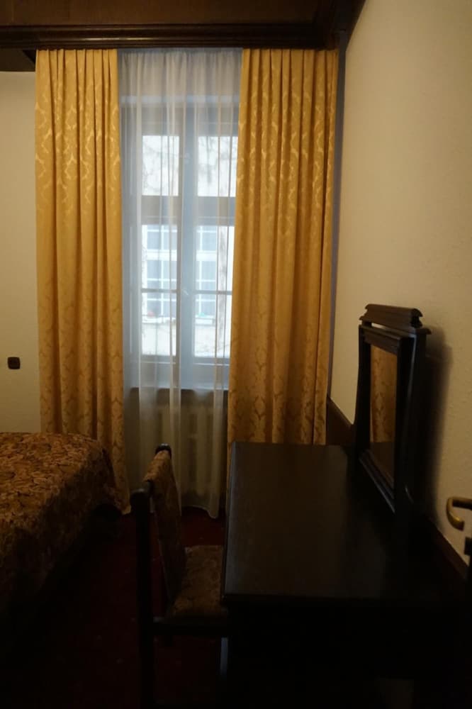 Dwor Polski Hotel 31/50