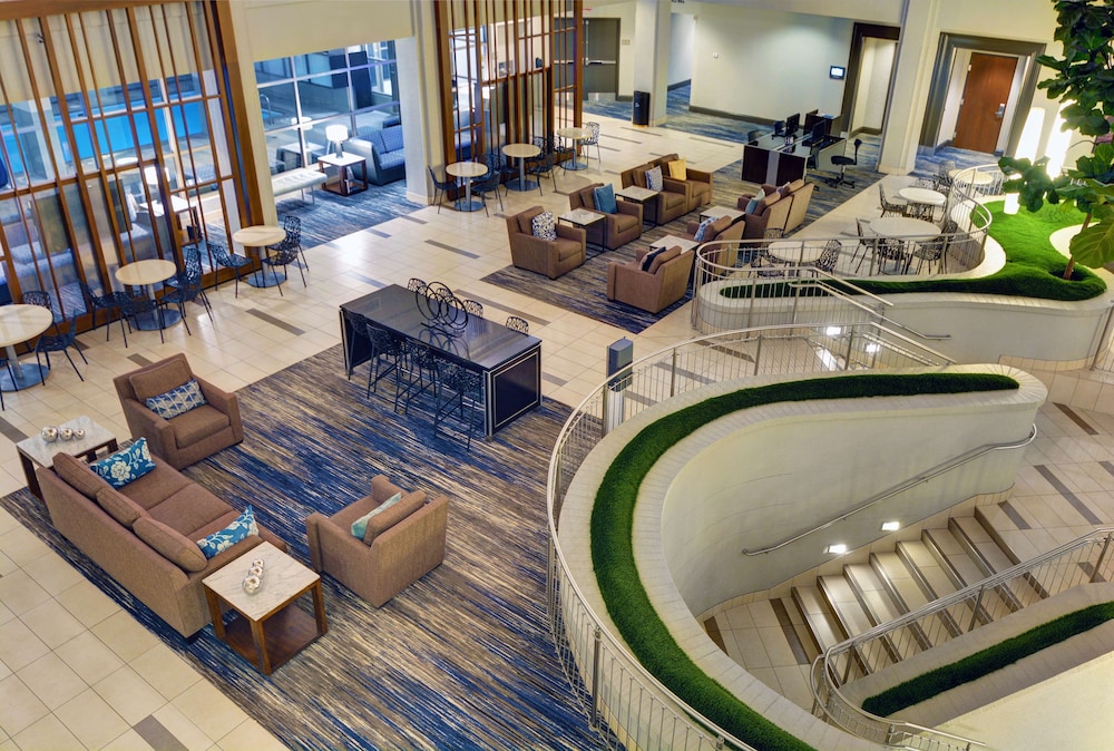 Embassy Suites by Hilton Chicago Downtown River North 61/78