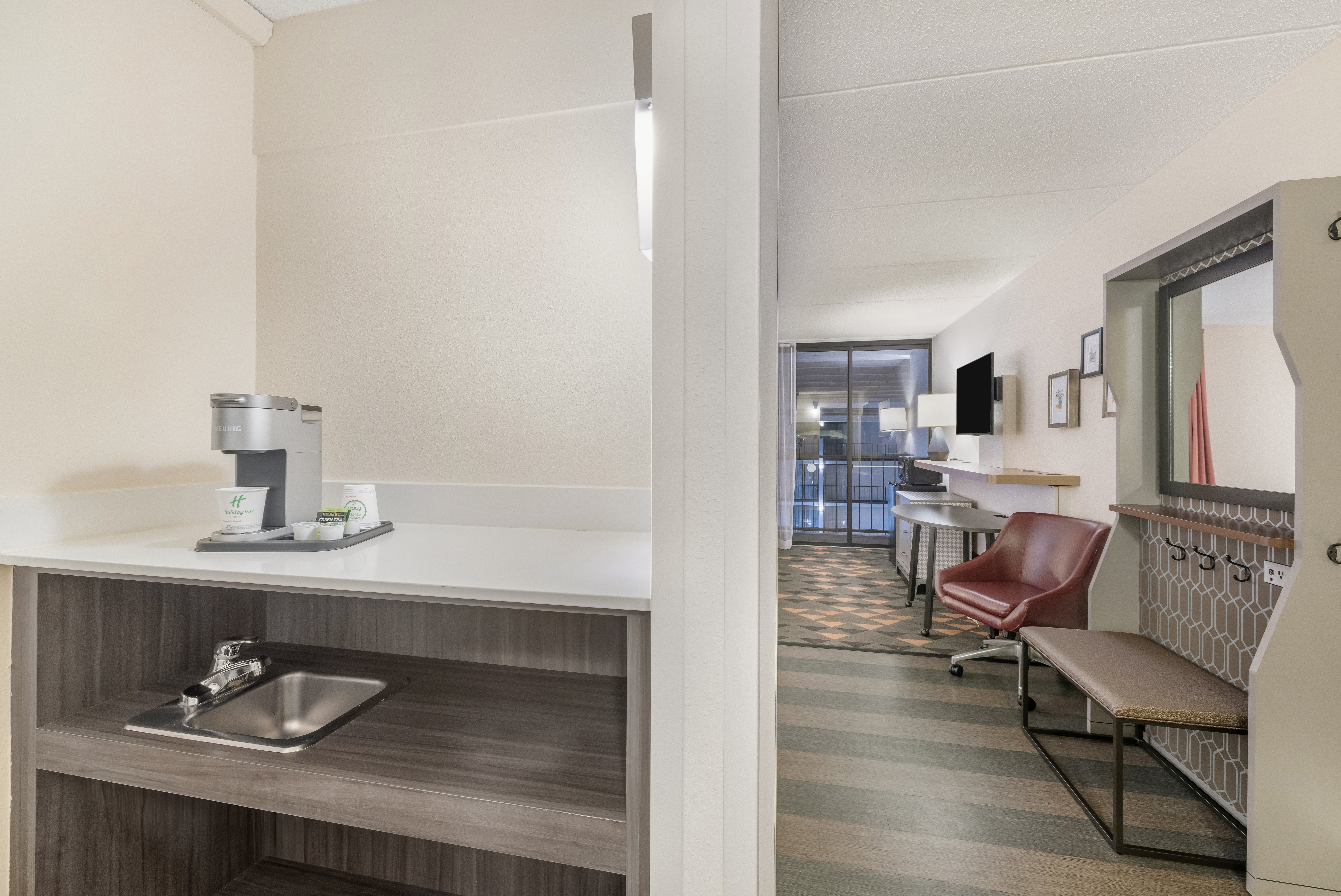 Holiday Inn Auburn Finger Lakes Region 75/75