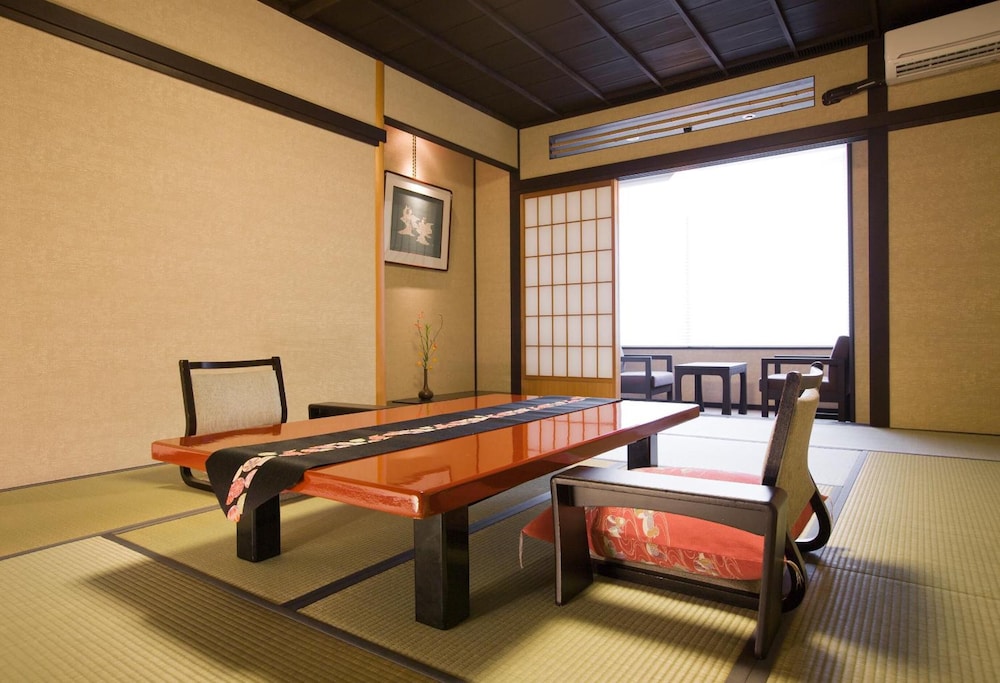 Kanazawa Chaya 4/42