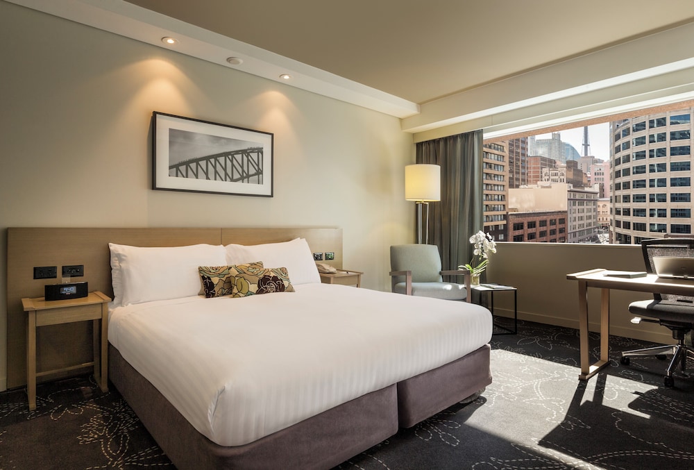 PARKROYAL DARLING HARBOUR 32/73