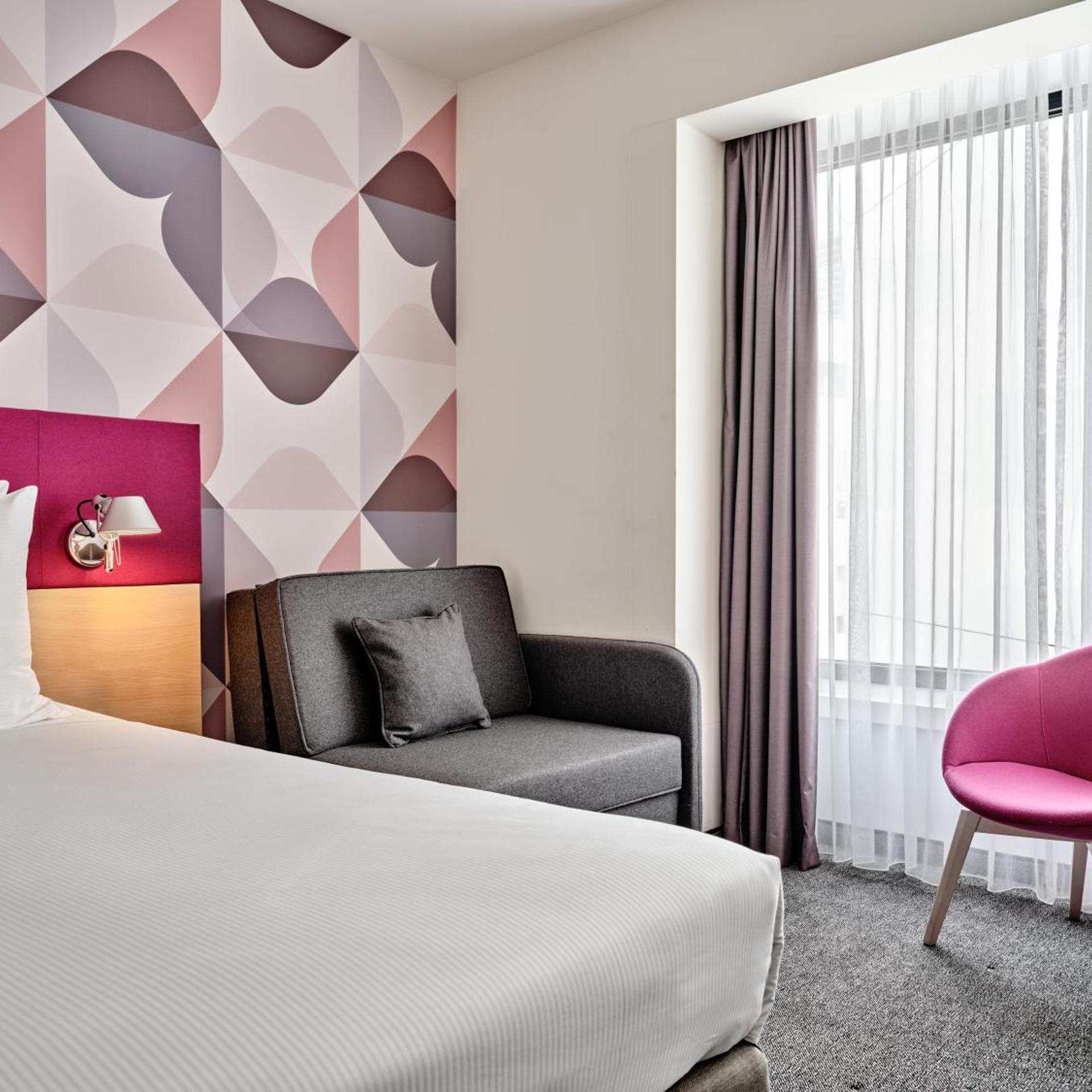 غرفة بسرير مزدوج مع أريكة، Holiday Inn Warsaw City Centre 7/9