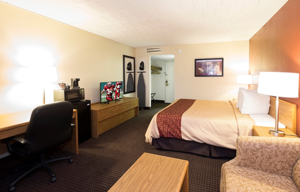 Days Inn by Wyndham Williamsport 9/35