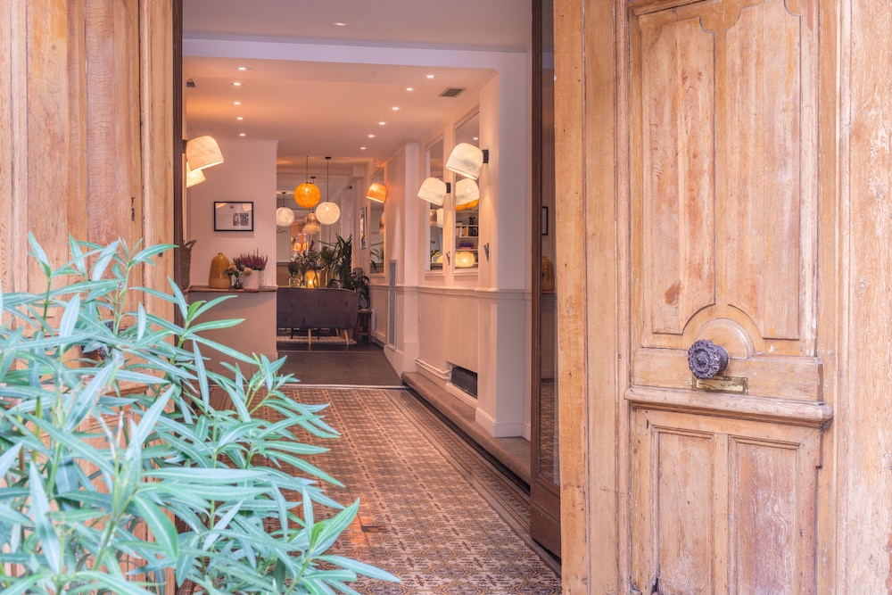 Hotel 29 Lepic 10/66